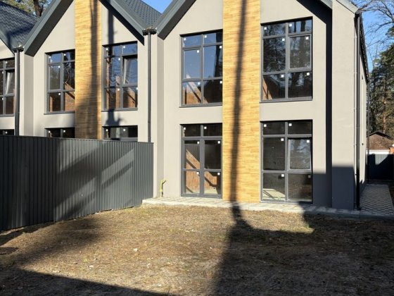 Таунхауси Буча, вул Гамалія (поруч Отаманша) Буча