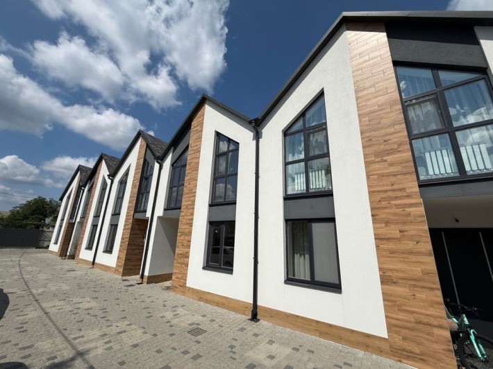 Таунхаус в Бучі в зручній локації. СЕРТИФІКАТ !!! - фото 1