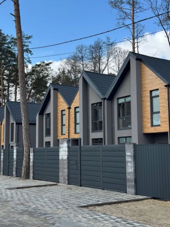Буча Лісова продаж таунів на межі з міським парком. - фото 1