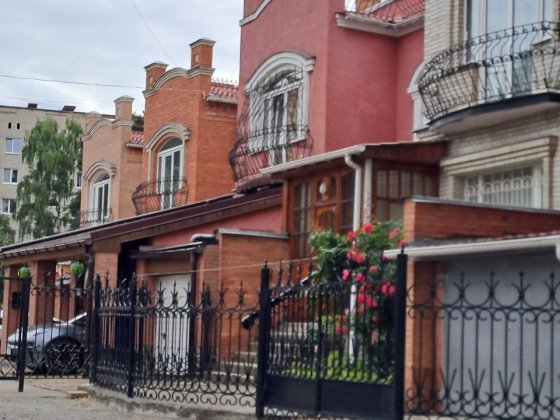 Таун-хауз з 4 спальнями і окремим двором в місті Суми на Троїцькій Сумы