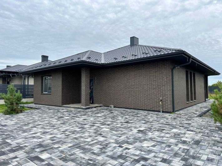 БЕЗ КОМІСІЇ ДЛЯ ПОКУПЦЯ ! ! ! Продам будинок з парканом по периметру - фото 1