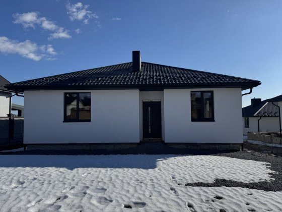 Продам окремий будинок з ділянкою 4 сот! Ровно