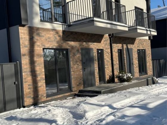 Дуплекс посеред лісу, ЄОСЕЛЯ Буча