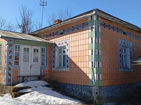 Будинок в с. Волиця (будинок, літня кухня і господарські будівлі)