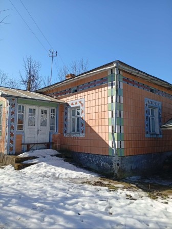Будинок в с. Волиця (будинок, літня кухня і господарські будівлі) - фото 1