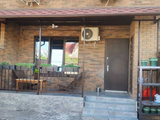 Таунхаус в начале барановки у реки,подходит под єОселю Сумы