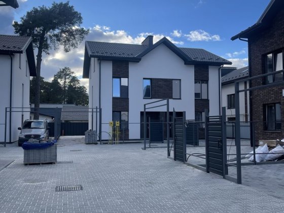 Дуплекс в центрі міста, всі комунікації центральні, газ Ірпінь