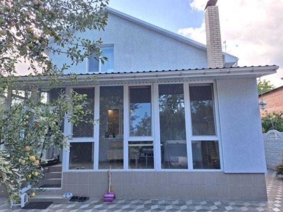 Вороніна. У продажу сучасний двоповерховий будинок Полтава