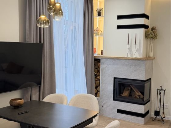 Кутовий таунхаус з дизайнерським ремонтом. Газ, камін,Розумний будинок Ирпень