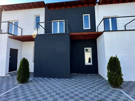 Таунхаус в Ірпені з великим заднім подвір`ям Ирпень