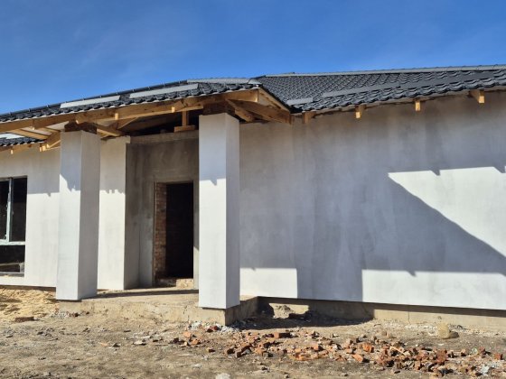 Двоян з накритою терасою )( Рівне