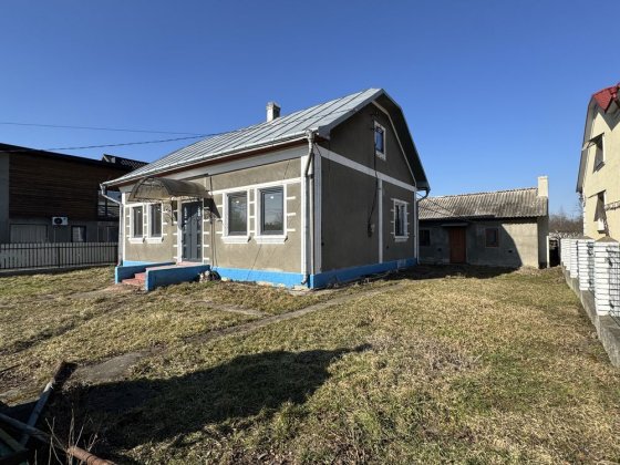 Будинок в Чернівцях, з великою тереторією Чернівці