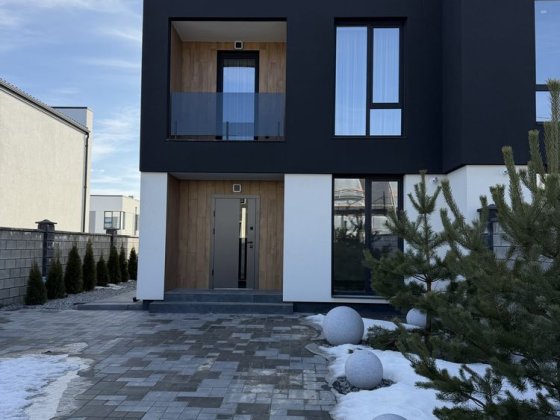 Продаж будинку на Щасливому з дизайнерським ремонтом Рівне