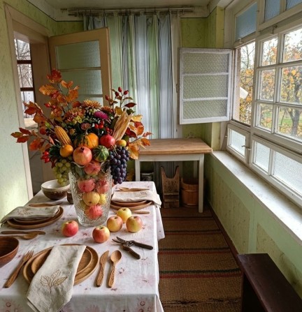 Продаж доглянутої дачі з білочками і лебедями - фото 1