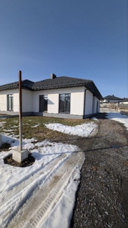 Продаж сучасного котеджу біля міста за низькою ціною - фото 1