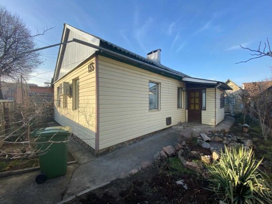 Цегляний будинок з гаражем, 6 соток, в районі Казбету Черкассы