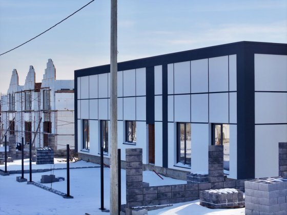 Котедж з парканом та міськими комунікаціями на 3,5 сотках землі Ровно