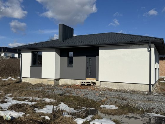 Продам окремий будинок з ділянкою 5 сот Ровно