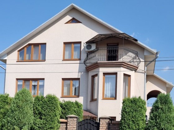 Просторий особняк в елітному районі на дослідний станції Чернівці