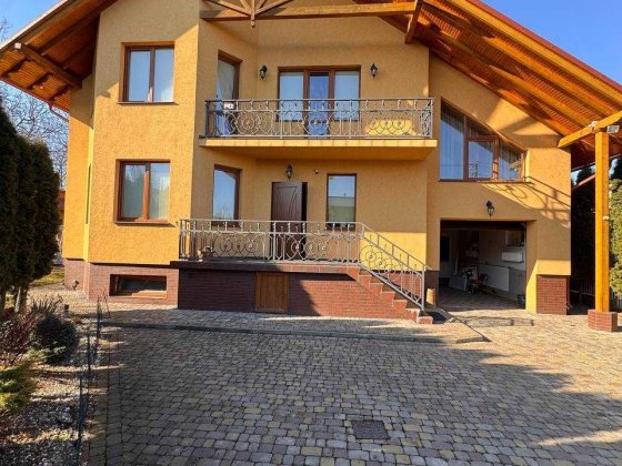 Продаж будинку 298 м² у районі Роша Низ, Чернівці Чернівці