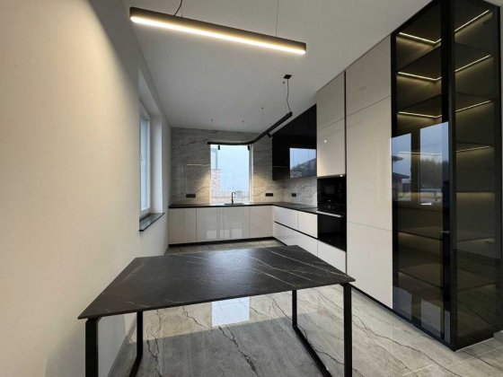 Новий БУДИНОК «на Щасливому». 140 м2. Всі Центральні комунікації. Рівне