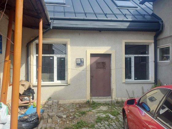 Частина житлового будинку в 2 етажа на Філармонії, вул Левка Товстого Чернівці
