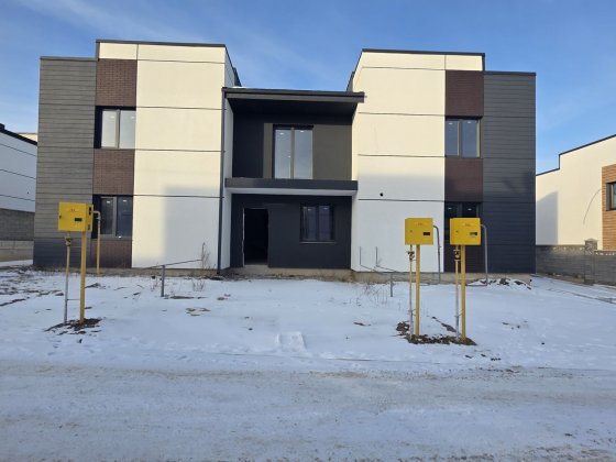 Продаж котеджу з балконом Рівне