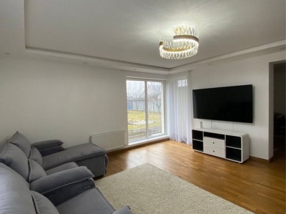 Стильний та повністю укомплектований будинок ! Ровно