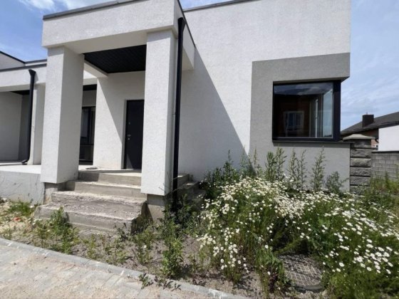 Продам кутовий котедж масив Макарова