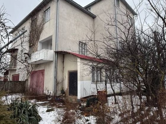 Продам частина будинку (ФАКТИЧНО 4 ОКРЕМІ КВАРТИРИ) 270$/м2! ГАЗ!370м2