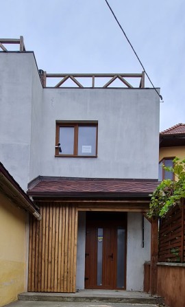 Продаж сучасного двоповерхового будинку в районі  Дастору. - фото 1