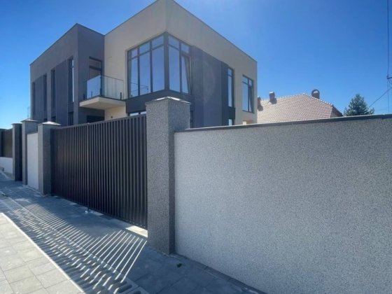 Сучасний двоповерховий дуплекс, 164 м², ділянка 6 соток Ужгород