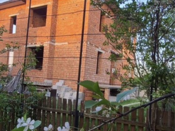 Продається 2 будинка Новий Кисилів Чернівці