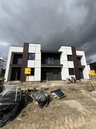 Продаж котеджа з газом та підключеними централізованими комунікаціями - фото 1