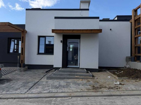 Продаж котеджу в районі Нового Двору, Щасливе Рівне