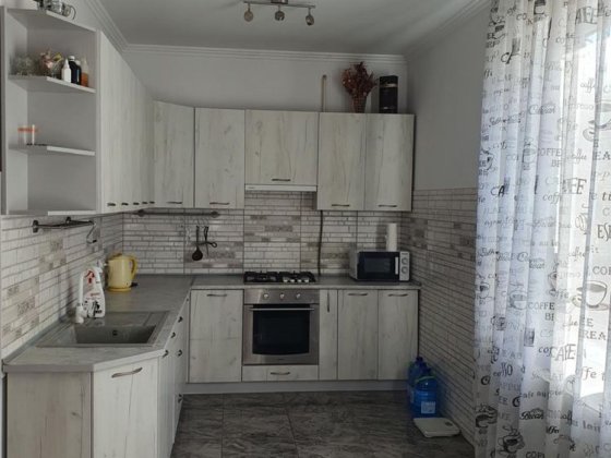 Будинок район Роша, вул. Стрийська Чернівці