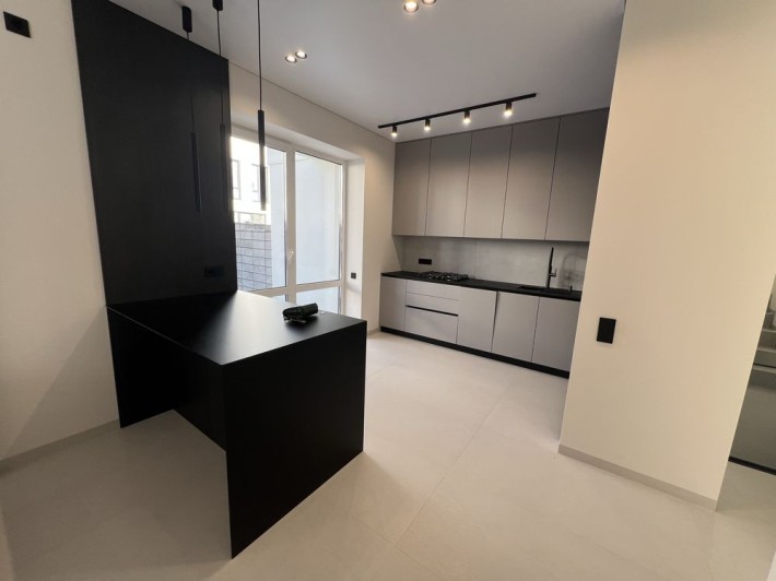 Продаж сучасного котеджу JAGUAR з ремонтом - фото 1