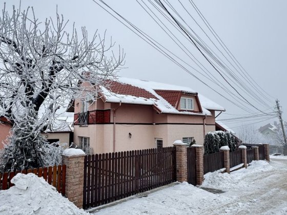 Продаж будинку МІСЬКІ КОМУНІКАЦІІ Мальованка Чернівці