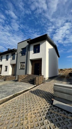 Продаж таунхаусу в затишному районі - фото 1