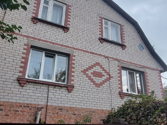 Окремий будинок!