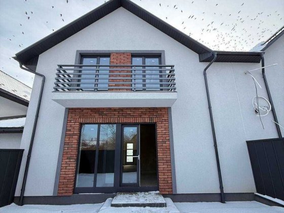 Продається таунхаус на горіхівській  неподалік центру міста Чернівці Чернівці