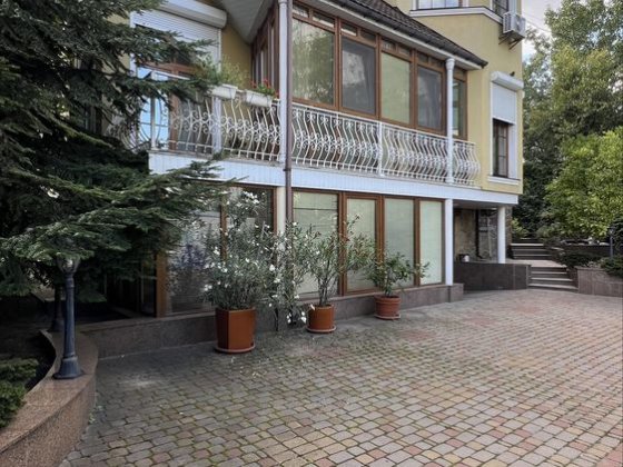 Продаж будинку, поруч метро Дружби Народів, вул. Товарна, Печерськ Киев