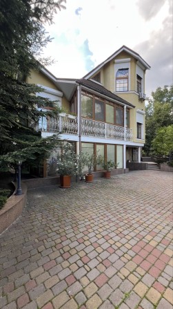 Продаж будинку, поруч метро Дружби Народів, вул. Товарна, Печерськ - фото 1