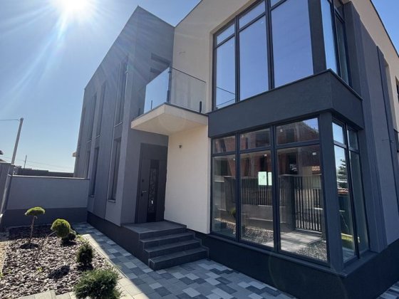 Продаж будинку  Дюплекс р-н Червениця  Без комісіі % ріелтору Ужгород