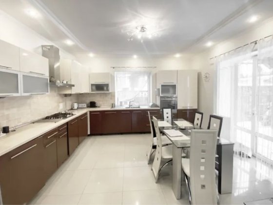 Продам просторий будинок в районі Боярки Ровно