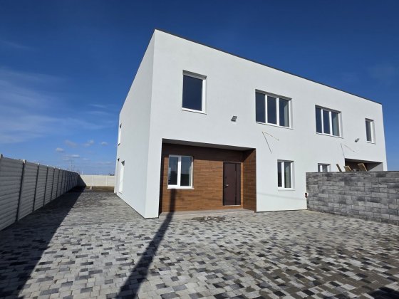 Продаж просторого котеджу Рівне