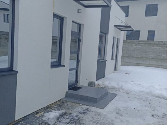 Продам чудовий котедж на масиві!