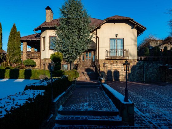 Будинок в центрі Рівне на висоті, Грабник Ровно