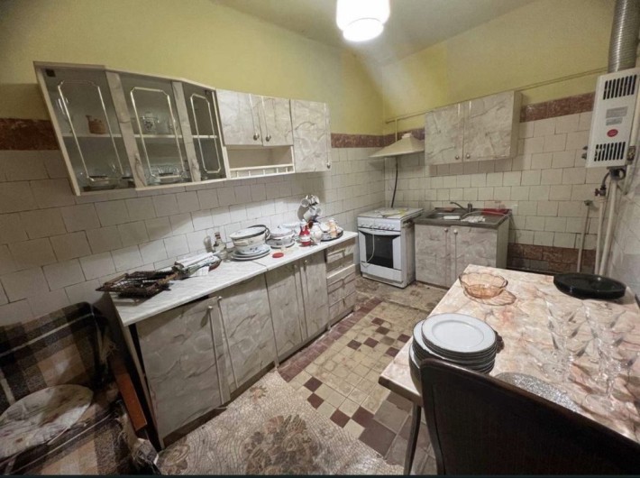 Терміновий продаж двоповерхового будинку в центрі Ужгорода - фото 1