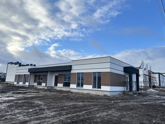 Кутовий котедж 80м2 з штукатурними роботами . Рівне